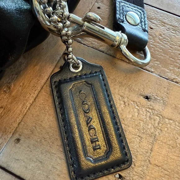 Coach Poppy Bag Black Leather Crossbody or Wear as Handbag. Great Condition! - Picture 9 of 12